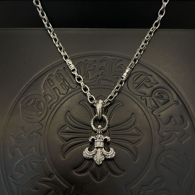 Ch*0me He**ts necklaces